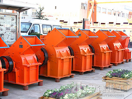 不僅可用于破碎生產(chǎn)線、制砂生產(chǎn)線，也可在選礦生產(chǎn)線中替代圓錐破碎機。下面我們就具體來看錘式破碎機應用于哪些方面？